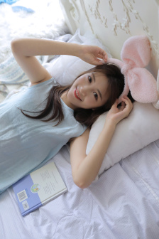 美女被老外灌醉带去宾馆